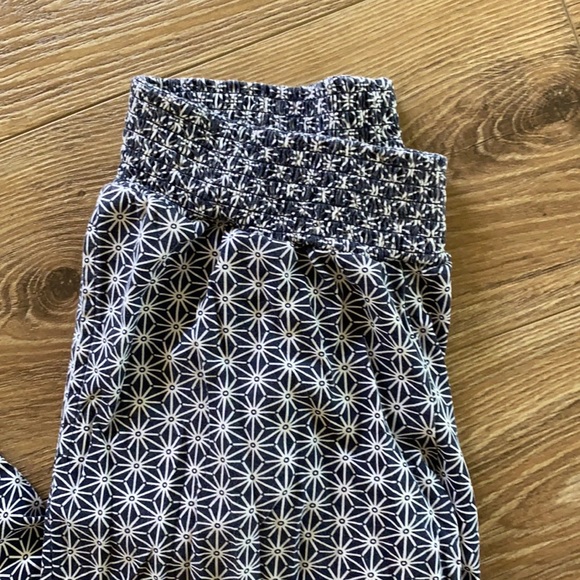 Roxy Patterned low waist Stretchy pants - Picture 3 of 10